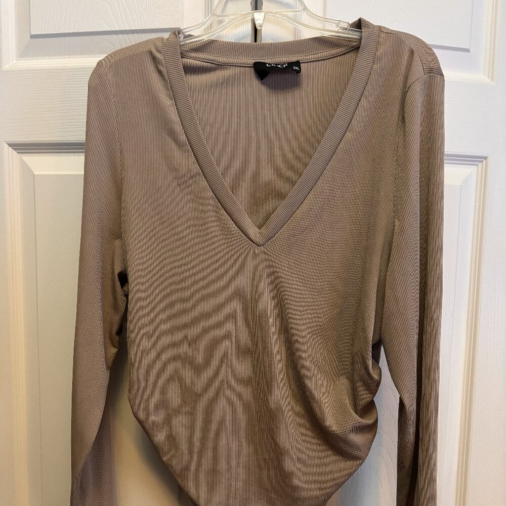 Cedar Ribbed V-Neck Long Sleeve Top – Size 2X – Brown
